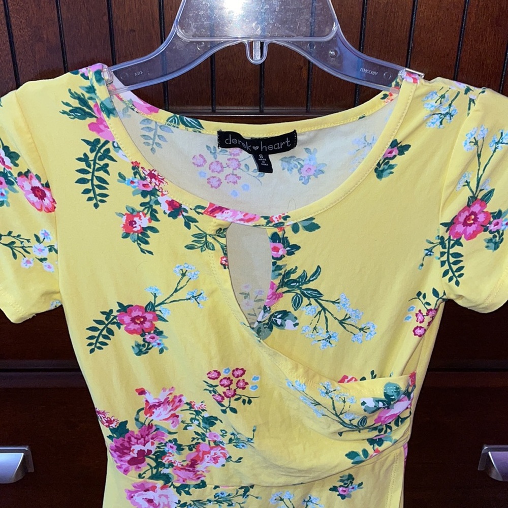 Yellow Floral Sun Dress 🌻 - Picture 2 of 3